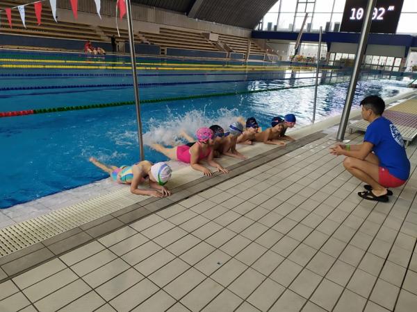 Január 06-tól folytatódik az ingyenes óvodai úszásoktatás